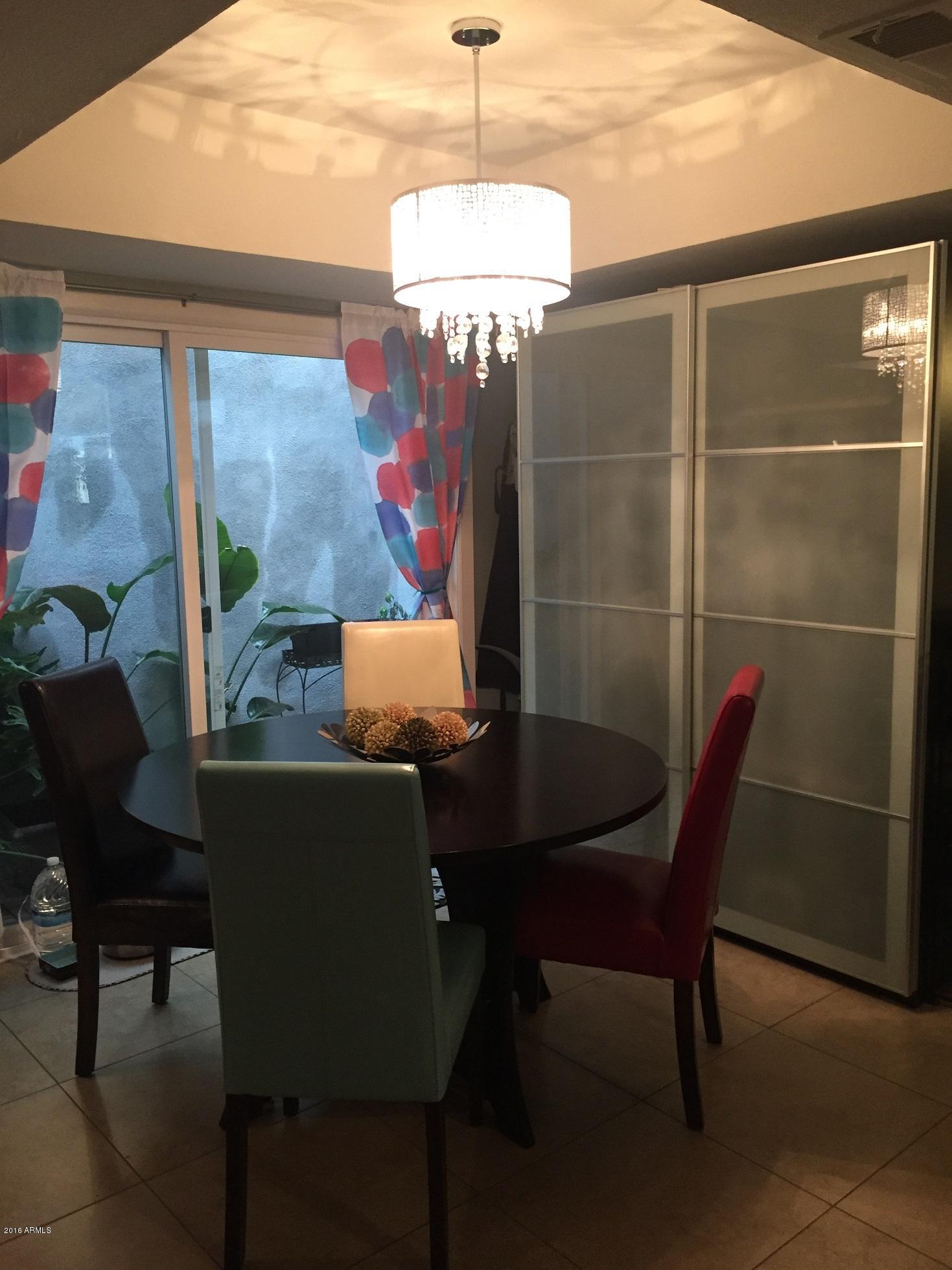 1082 East Pueblo Road Phoenix, AZ 85020 - Photo 4 of 10 Dining2