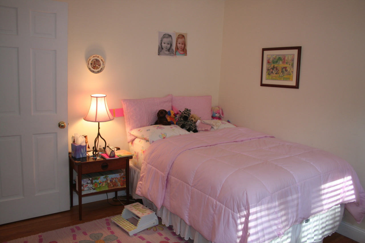 71 Silver Ridge Road New Canaan, CT 06840 - Photo 15 of 29 a bedroom with a bed and a lamp on table