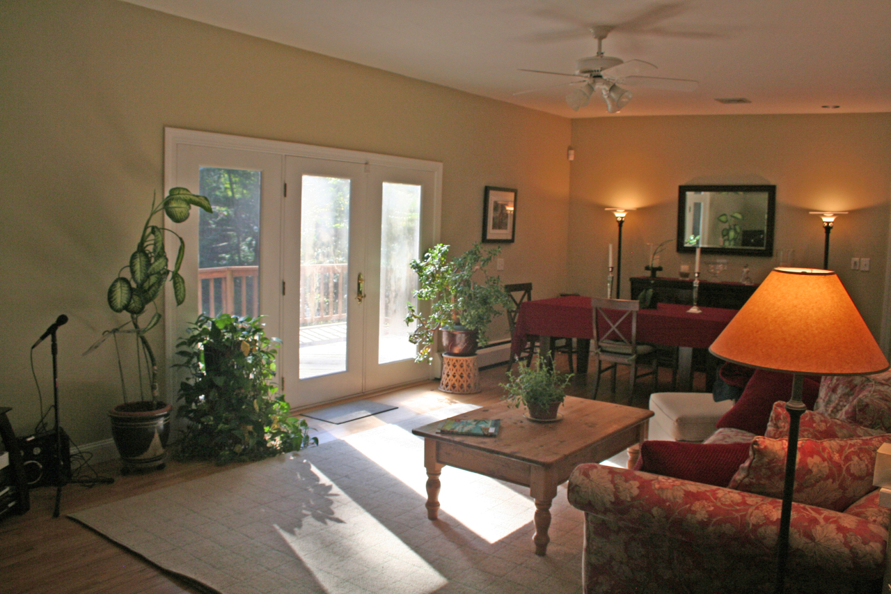 71 Silver Ridge Road New Canaan, CT 06840 - Photo 4 of 29 a living room with furniture and a potted plant