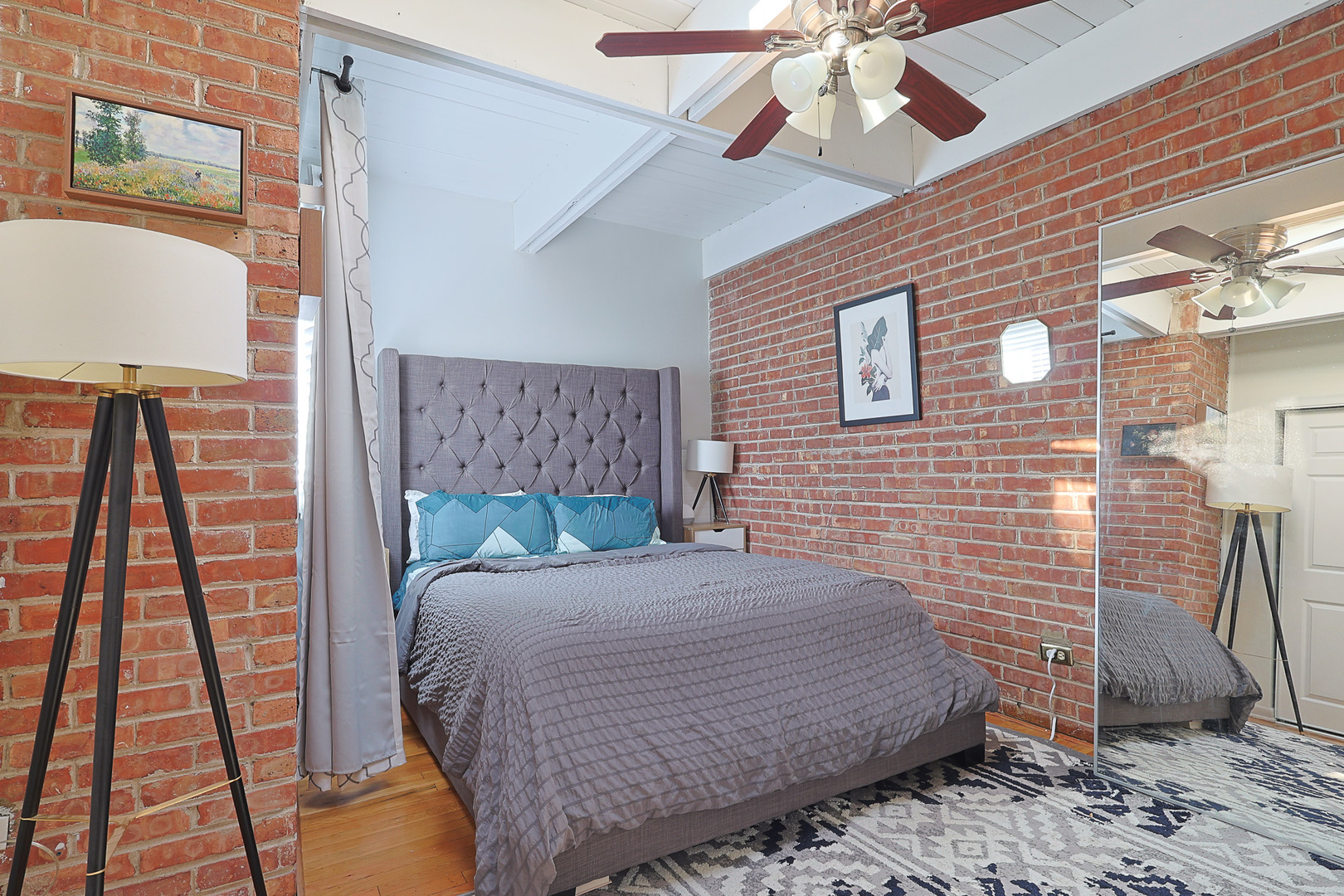 1630 North Sedgwick Street, Unit 2 Chicago, IL 60614 - Photo 13 of 28 a bedroom with a bed and a walk in closet