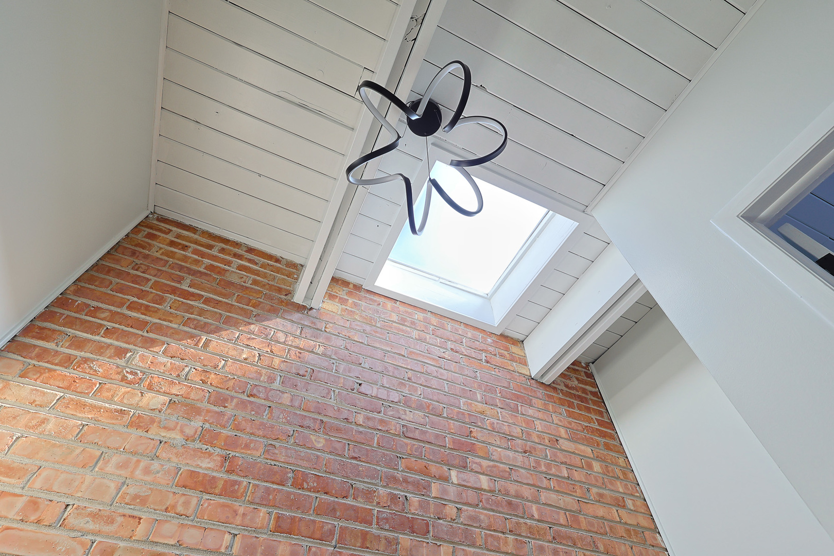 1630 North Sedgwick Street, Unit 2 Chicago, IL 60614 - Photo 22 of 28 a view of entryway