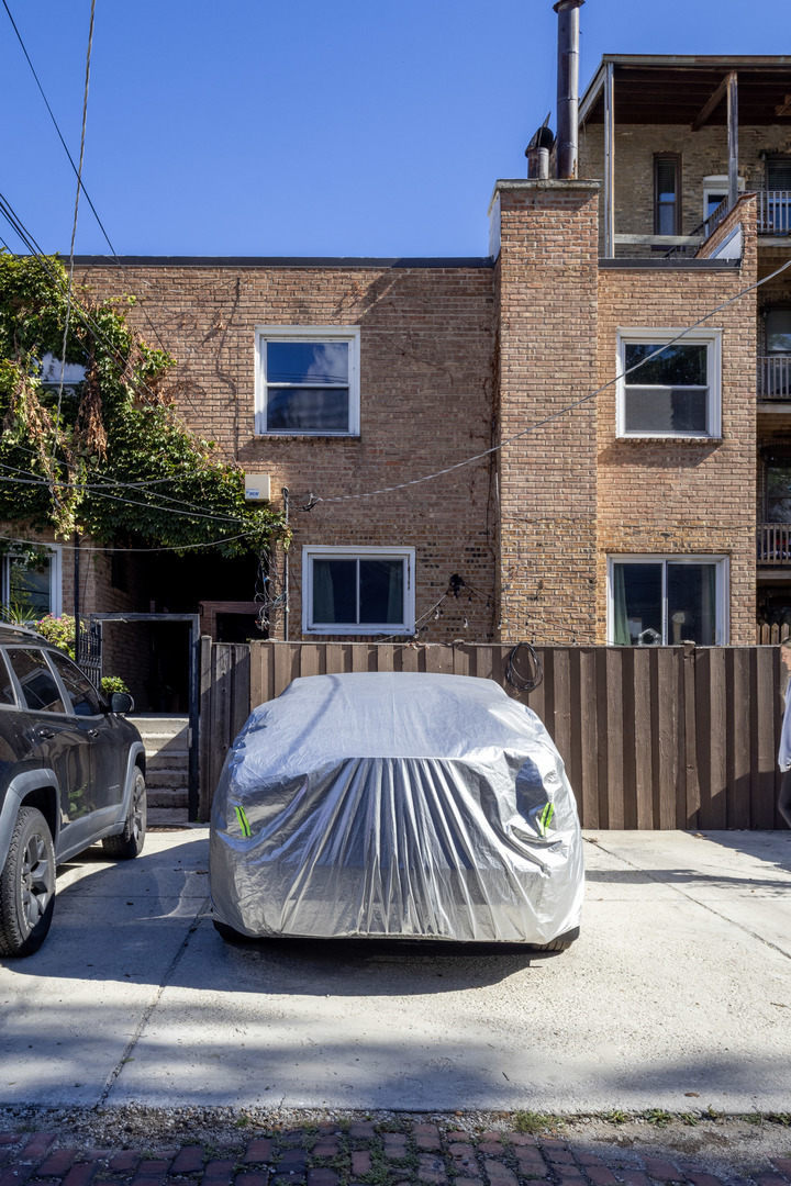 1630 North Sedgwick Street, Unit 2 Chicago, IL 60614 - Photo 27 of 28 a view of outdoor space yard and deck