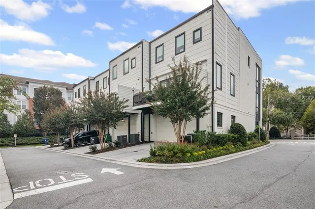 $5,750 | 1275 Appleden Trace, Unit 1, Atlanta, GA 30319