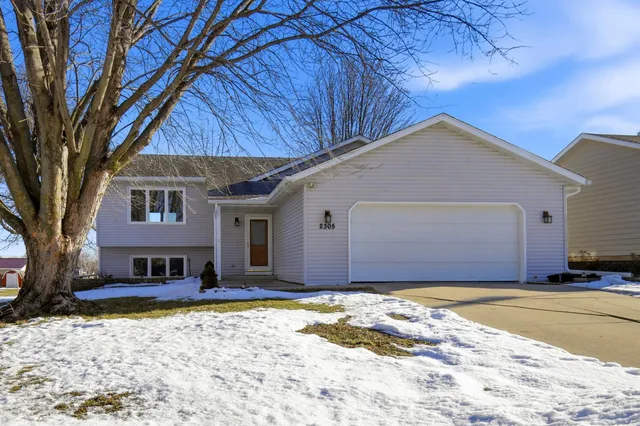$385,000 | 2305 13th Street Southwest, Austin, MN 55912