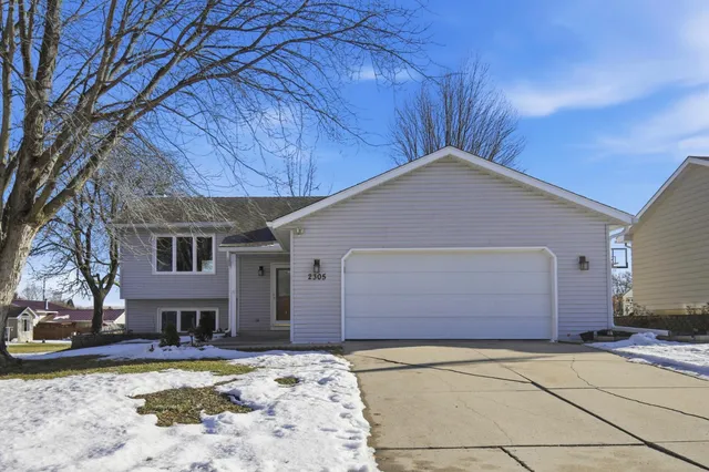 $385,000 | 2305 13th Street Southwest, Austin, MN 55912