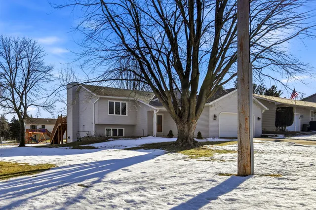 $385,000 | 2305 13th Street Southwest, Austin, MN 55912
