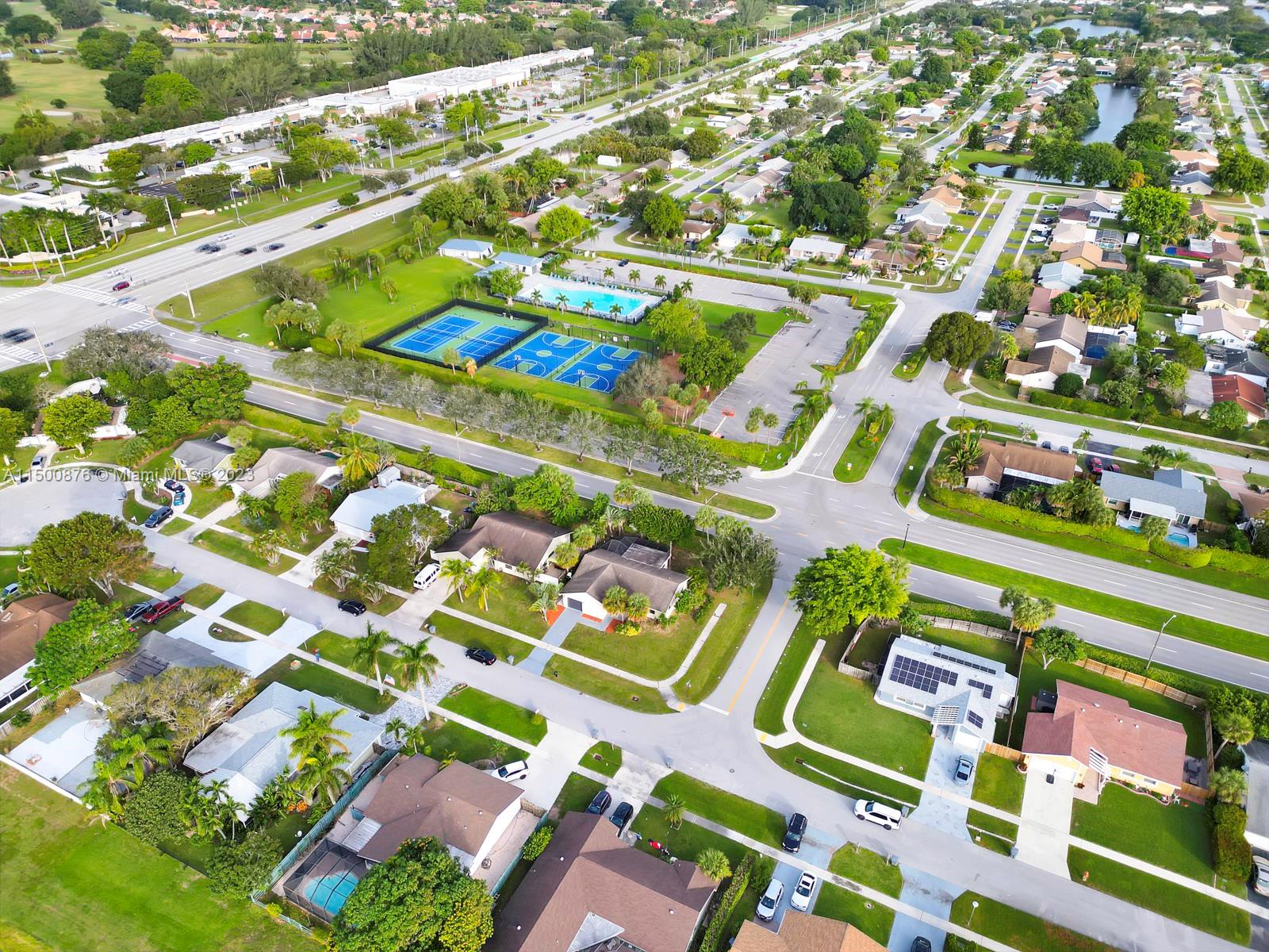 9883 Liberty Court Boca Raton, FL 33434 - Photo 6 of 29