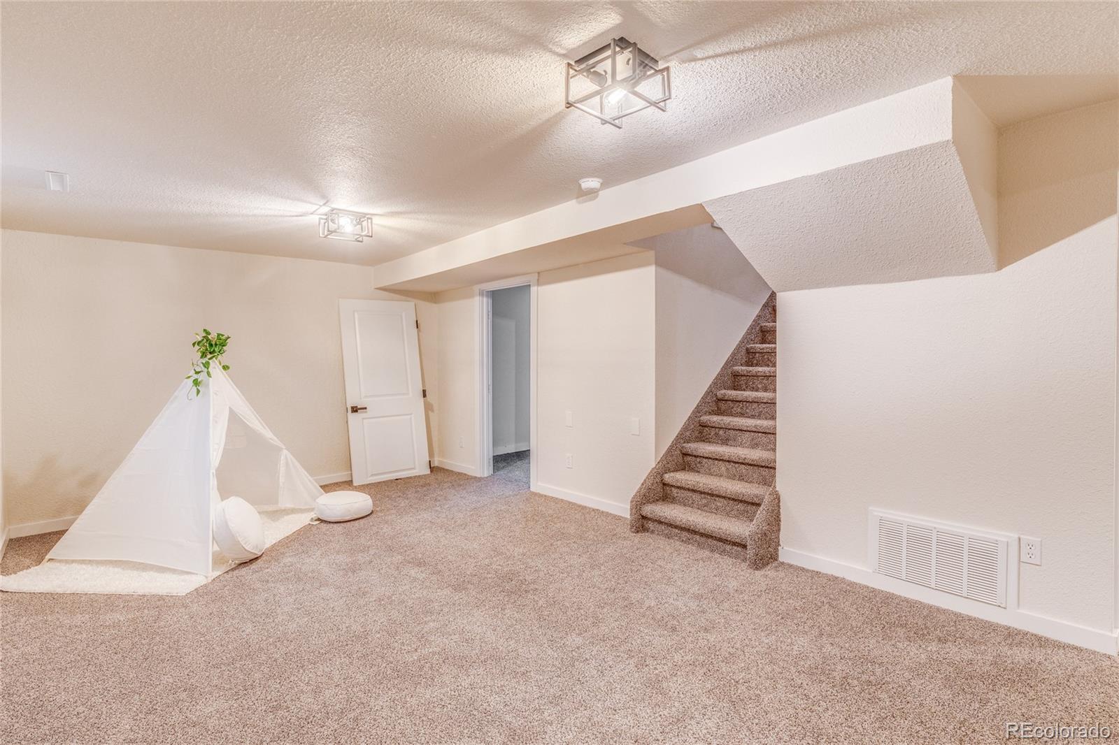 2527 Launcelot Court Colorado Springs, CO 80904 - Photo 18 of 40