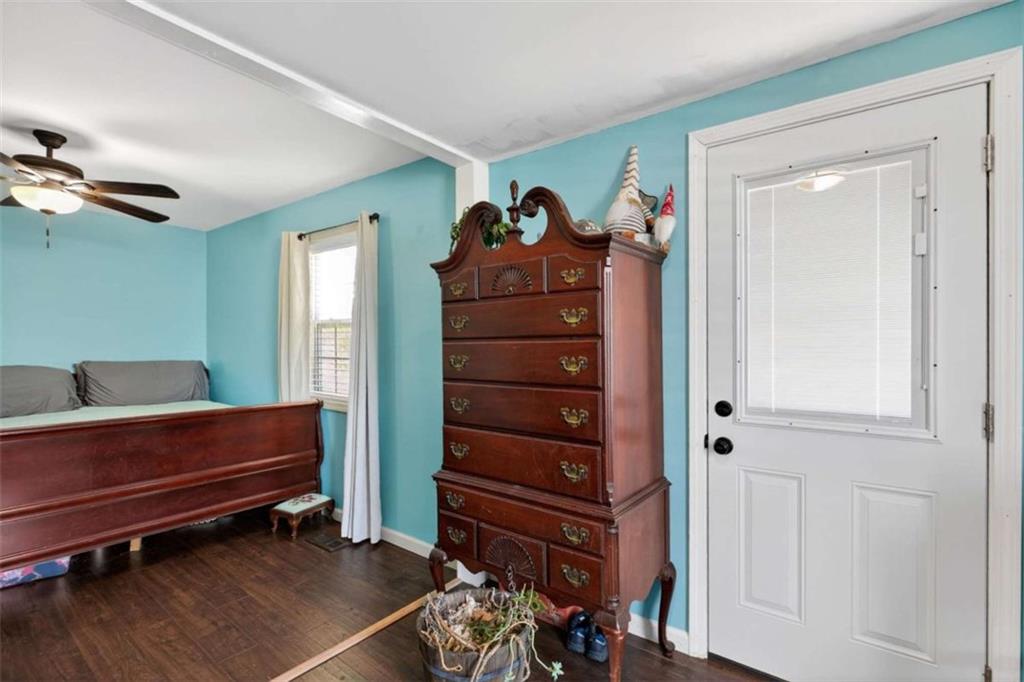 507 Grogan Road Buchanan, GA 30113 - Photo 20 of 31 a living room with furniture and a window