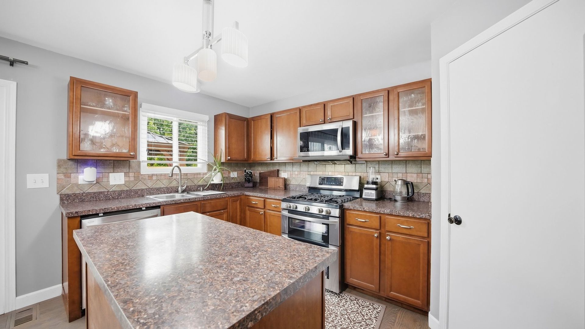 6142 Autumn Ridge Drive Plainfield, IL 60586 - Photo 10 of 41 Gallery Image 10