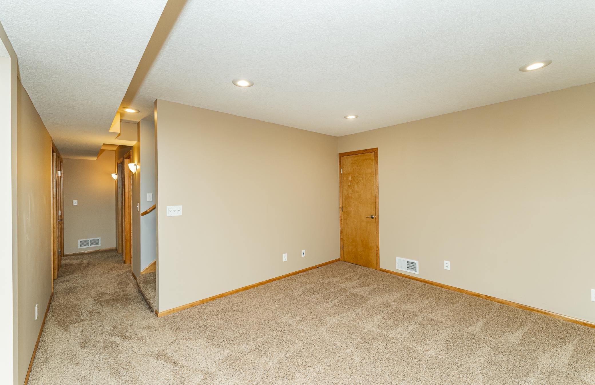 3145 Tamarack Lane Southeast Rochester, MN 55904 - Photo 17 of 34