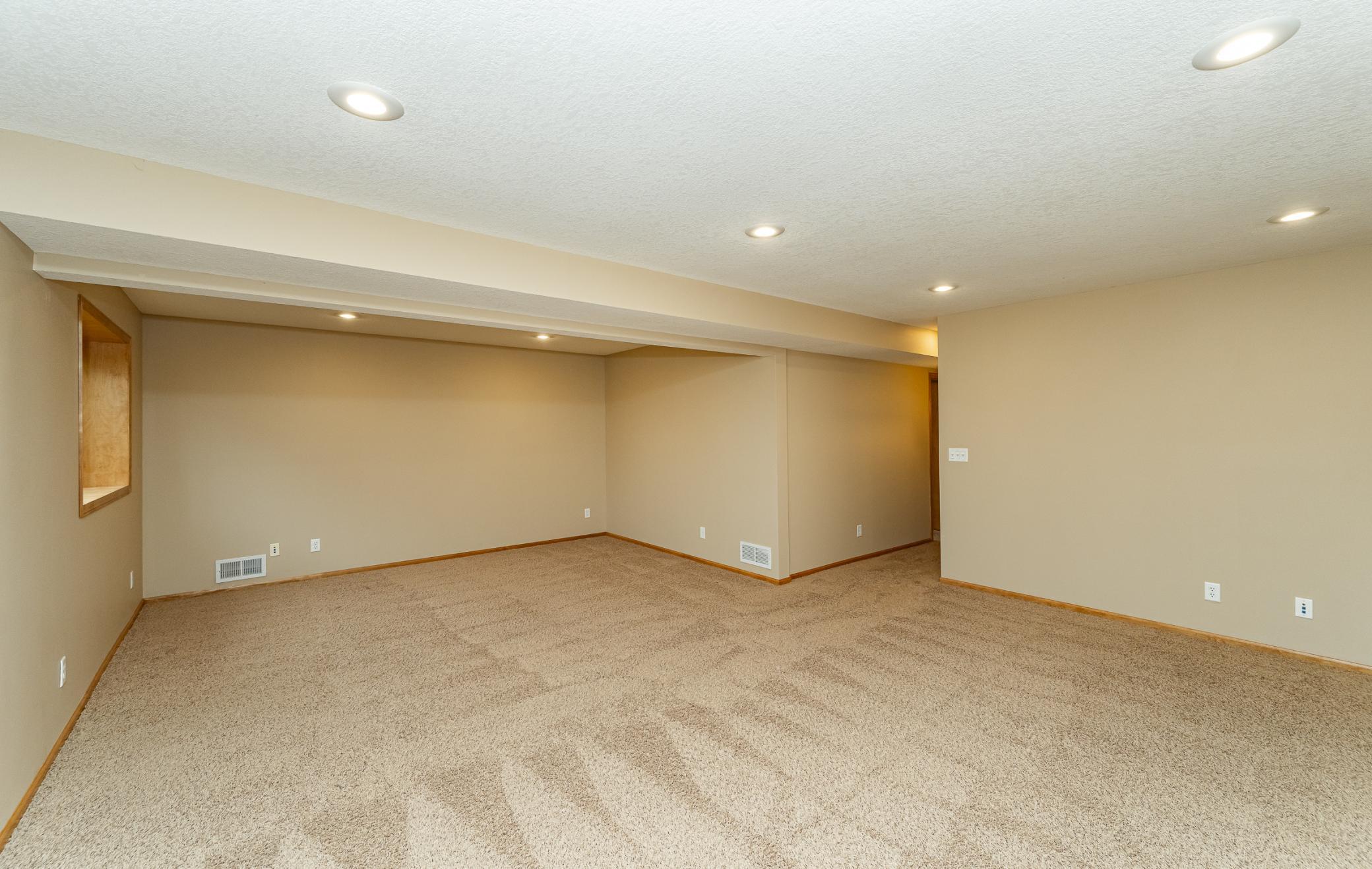 3145 Tamarack Lane Southeast Rochester, MN 55904 - Photo 19 of 34