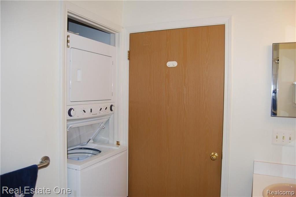 924 Wexford Way, Unit 10 Rochester Hills, MI 48307 - Photo 16 of 25