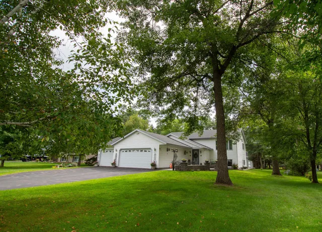 $400,000 | 14420 Cottage Grove Drive, Baxter, MN 56425