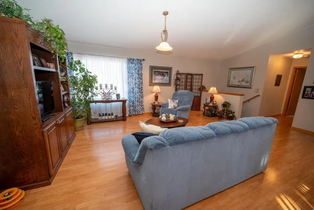 $400,000 | 14420 Cottage Grove Drive, Baxter, MN 56425