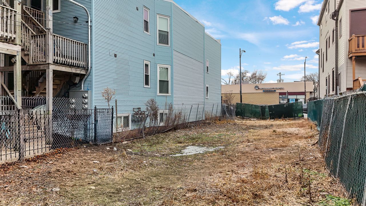 3675 North Elston Avenue Chicago, IL 60618 - Photo 6 of 19 a view of a backyard of a house
