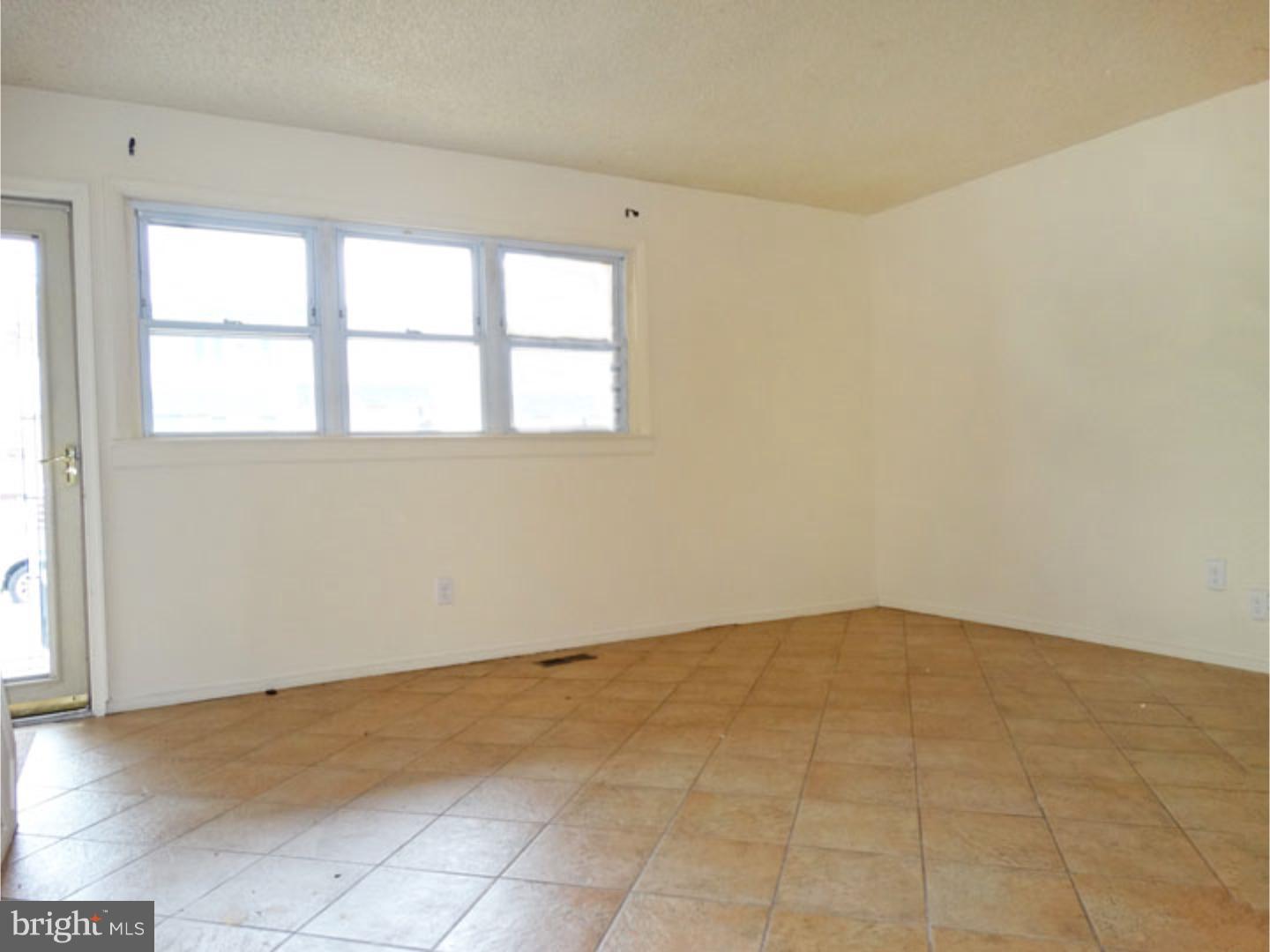 3237 Birch Road Philadelphia, PA 19154 - Photo 2 of 18