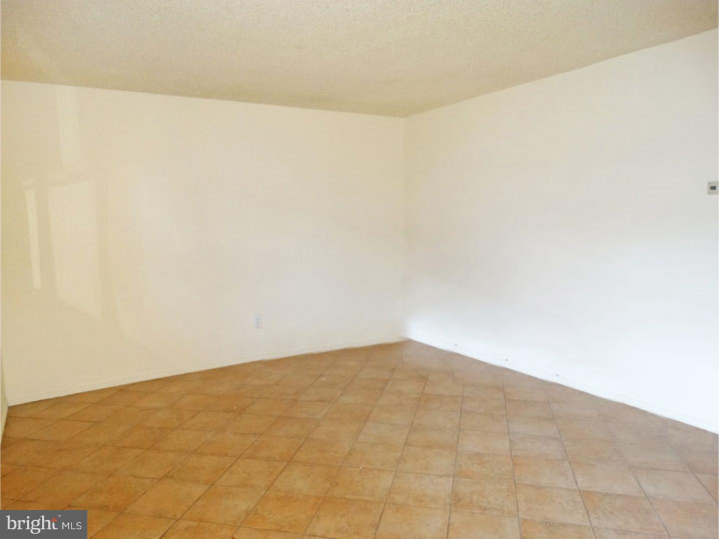 3237 Birch Road Philadelphia, PA 19154 - Photo 3 of 18