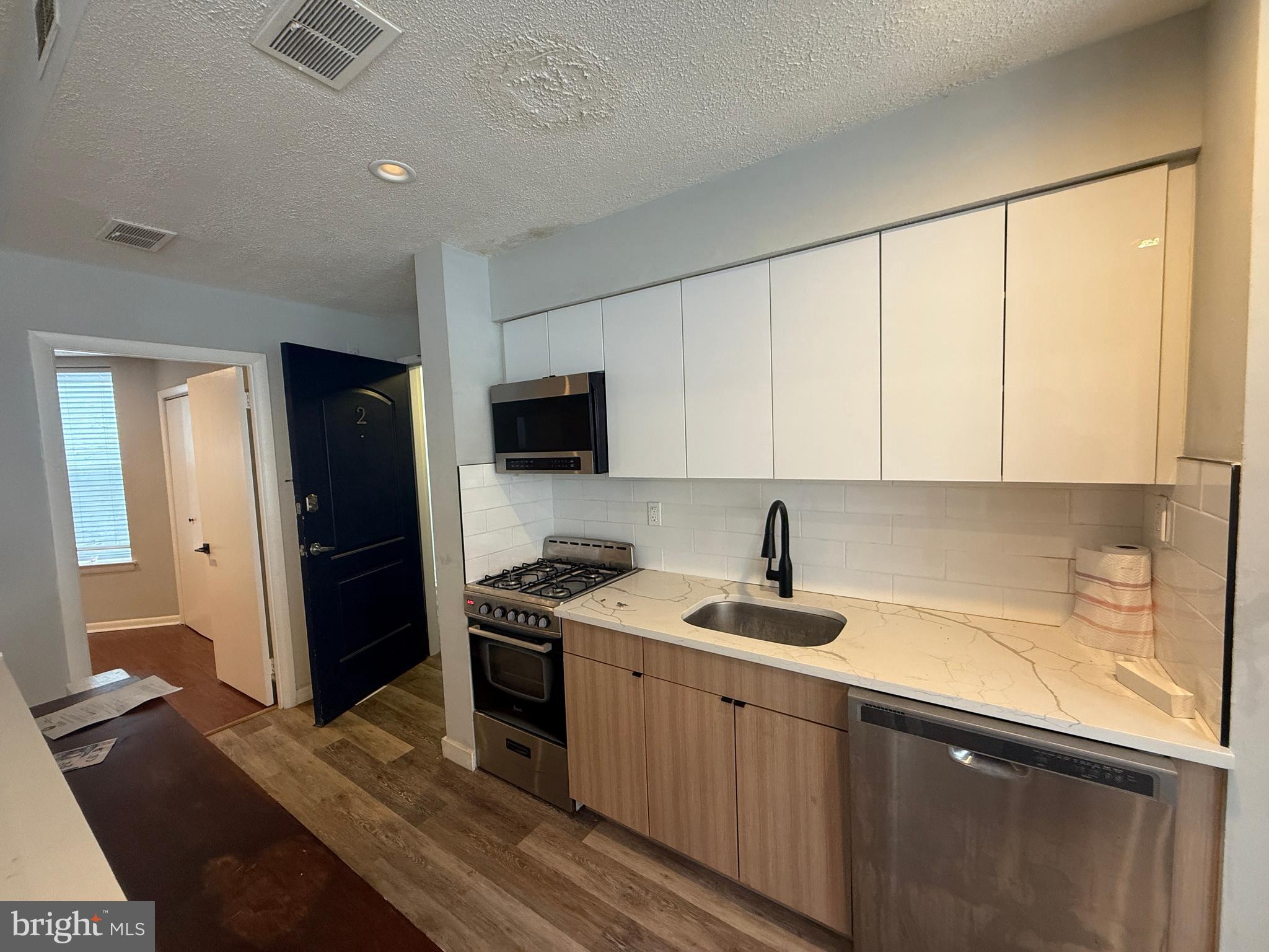718 South 7th Street, Unit 2 Philadelphia, PA 19147 - Photo 2 of 10