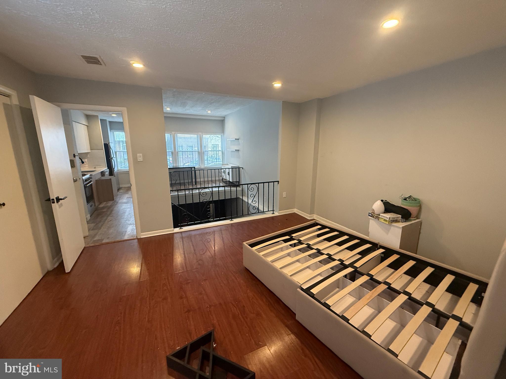 718 South 7th Street, Unit 2 Philadelphia, PA 19147 - Photo 4 of 10