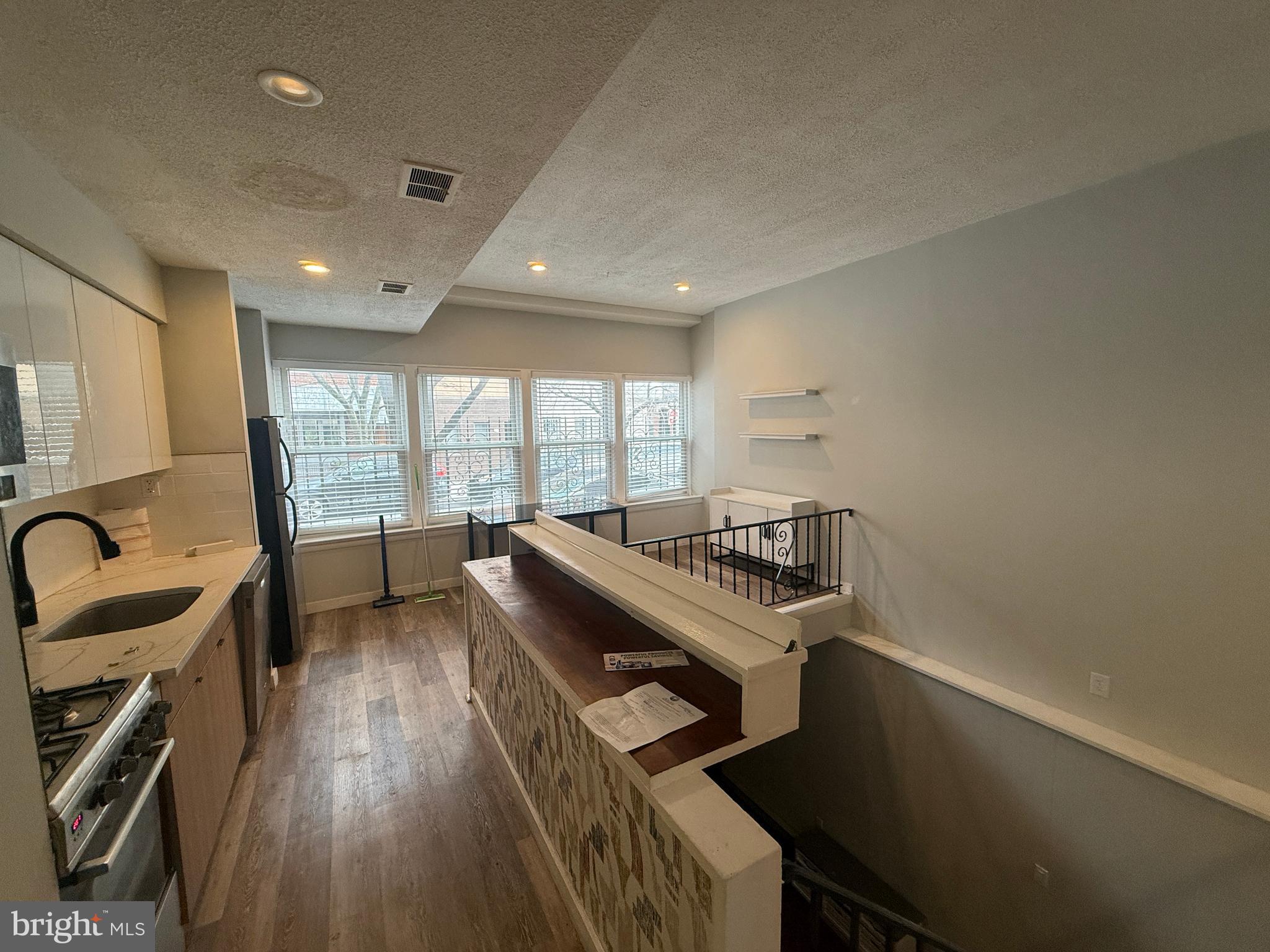 718 South 7th Street, Unit 2 Philadelphia, PA 19147 - Photo 5 of 10