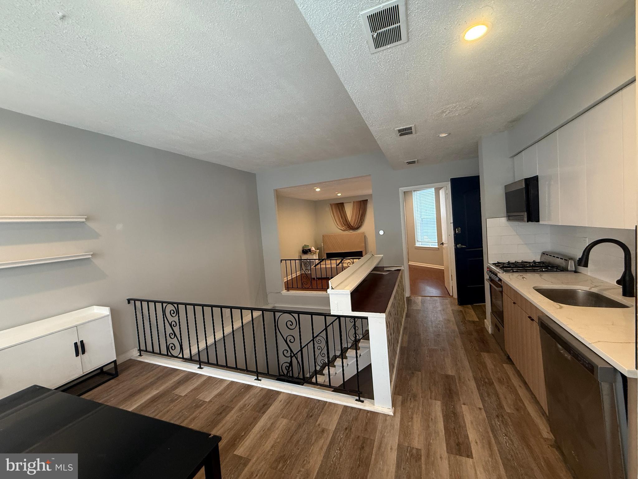 718 South 7th Street, Unit 2 Philadelphia, PA 19147 - Photo 6 of 10