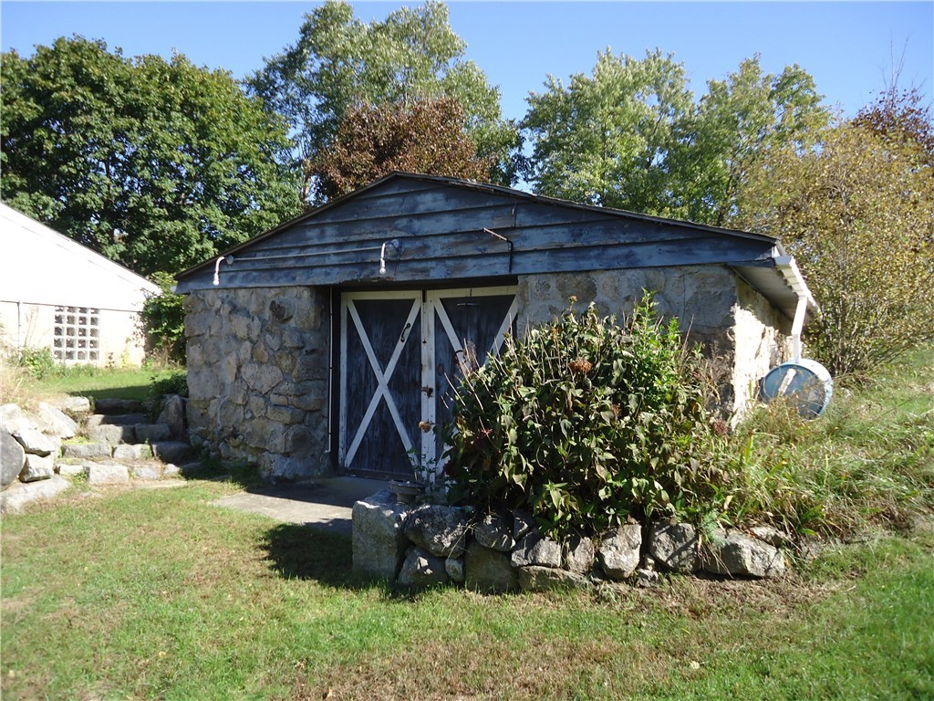 133 Read Avenue Coventry, RI 02816 - Photo 12 of 37 Gallery Image 12