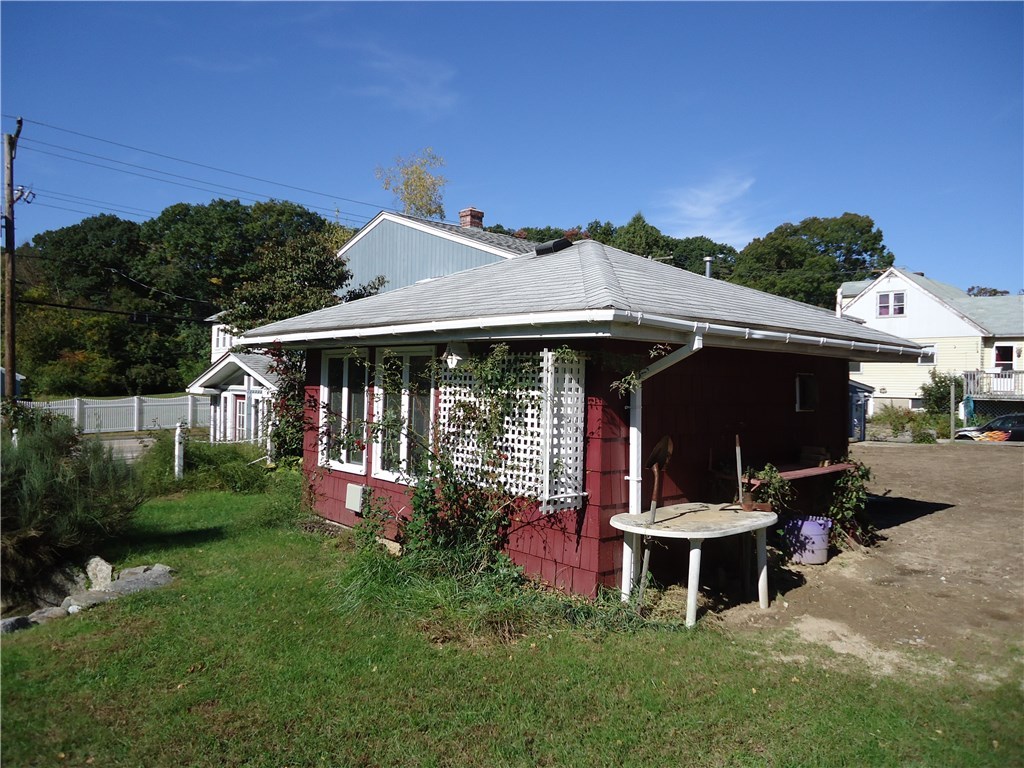133 Read Avenue Coventry, RI 02816 - Photo 6 of 37 Gallery Image 6