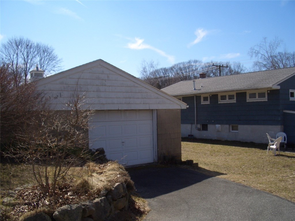 133 Read Avenue Coventry, RI 02816 - Photo 7 of 37 Gallery Image 7