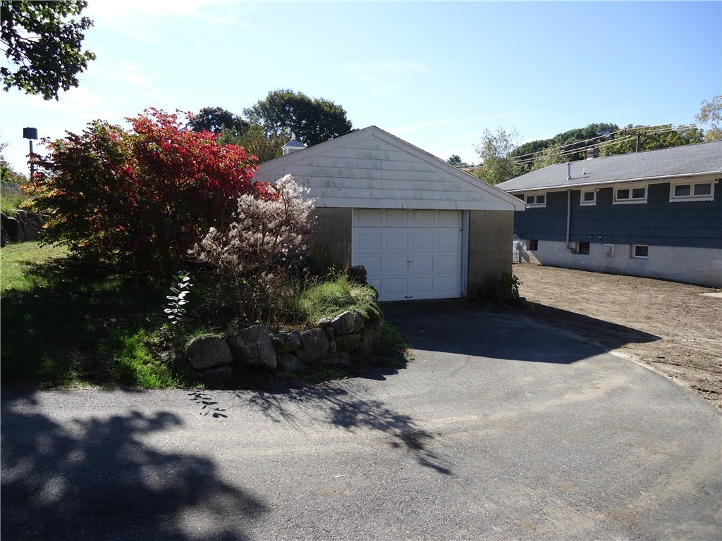 133 Read Avenue Coventry, RI 02816 - Photo 8 of 37 Gallery Image 8