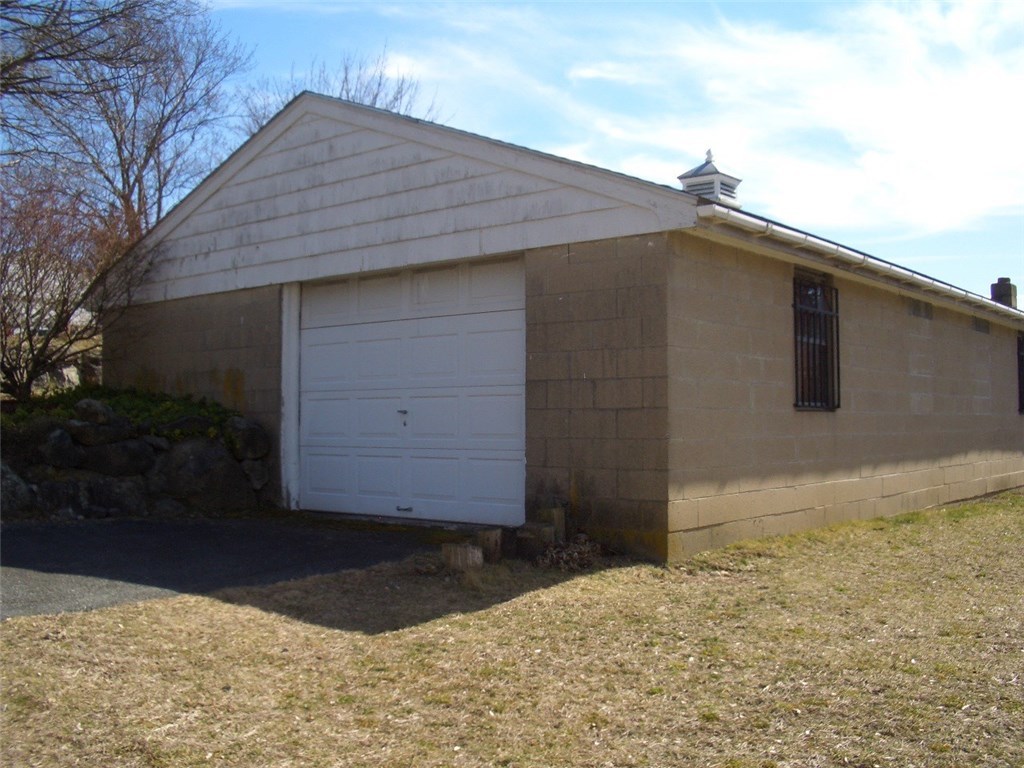 133 Read Avenue Coventry, RI 02816 - Photo 9 of 37 Gallery Image 9