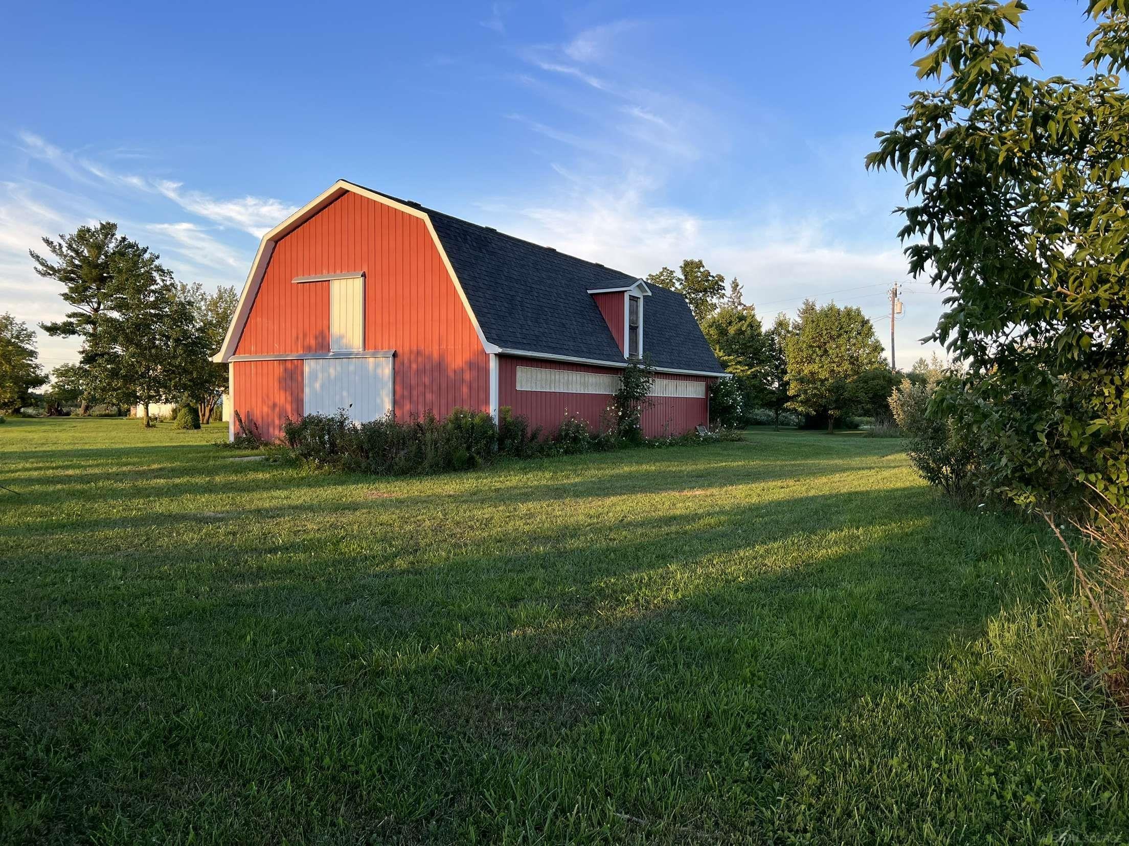 8977 Kilgore Road Avoca, MI 48006 - Photo 4 of 61 50087315-3.JPG