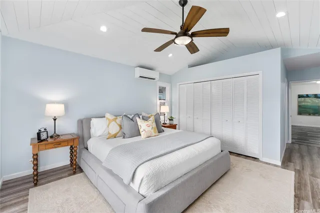 $2,250,000 | 730 Kumukahi Place, Honolulu, HI 96825