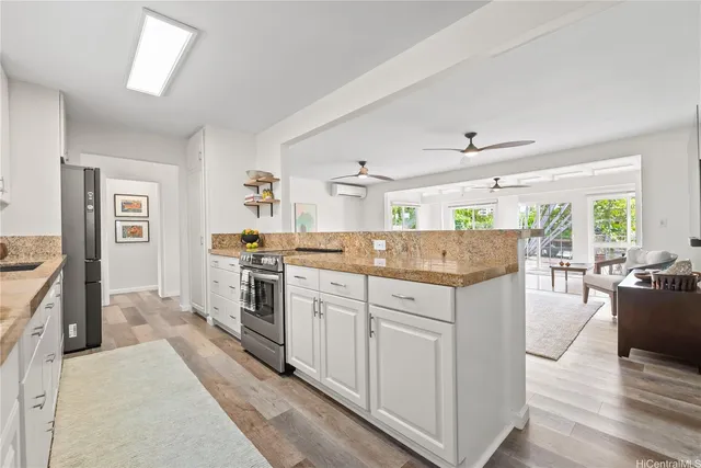 $2,250,000 | 730 Kumukahi Place, Honolulu, HI 96825