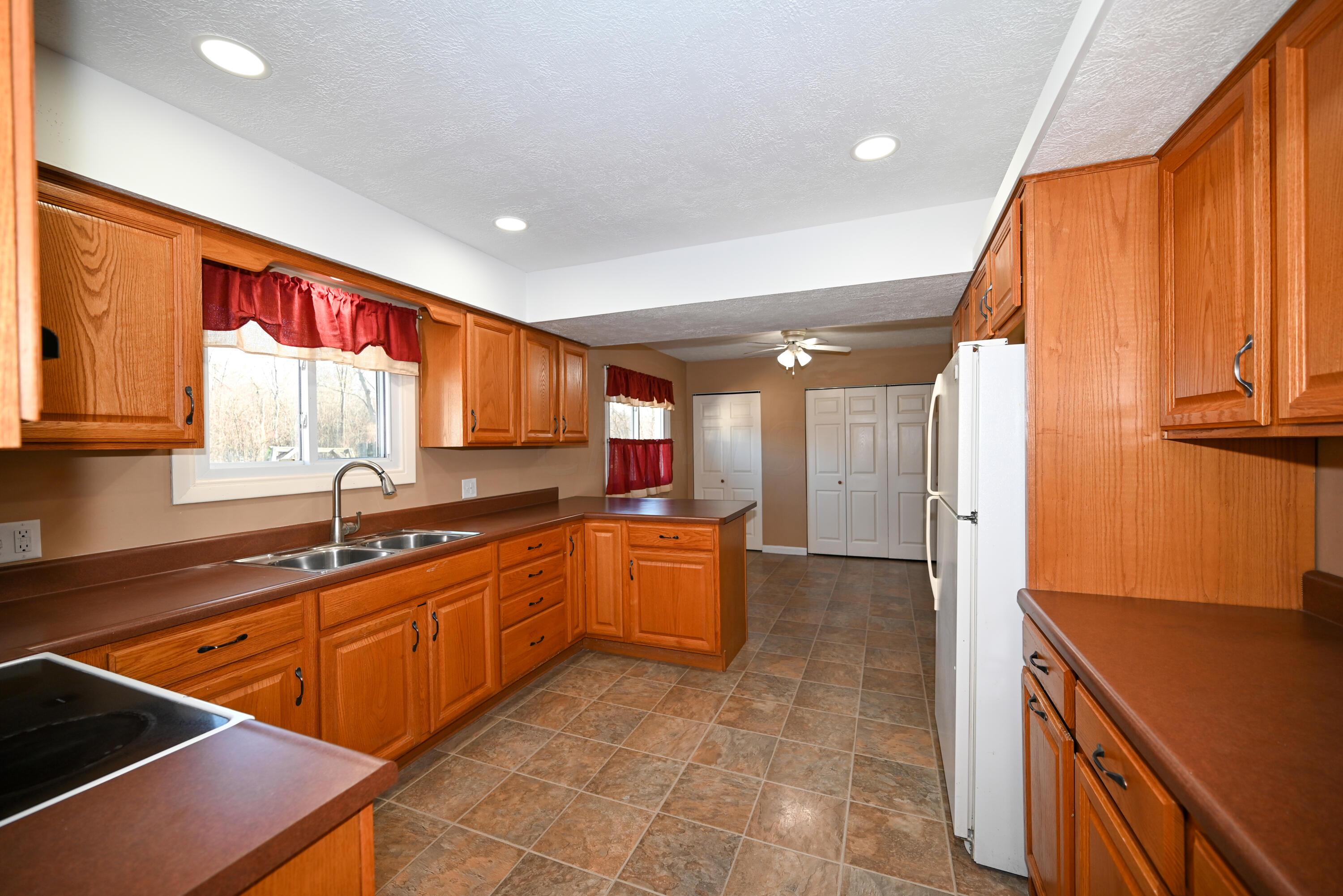 1420 Crissinger Road Marion, OH 43302 - Photo 19 of 73 16