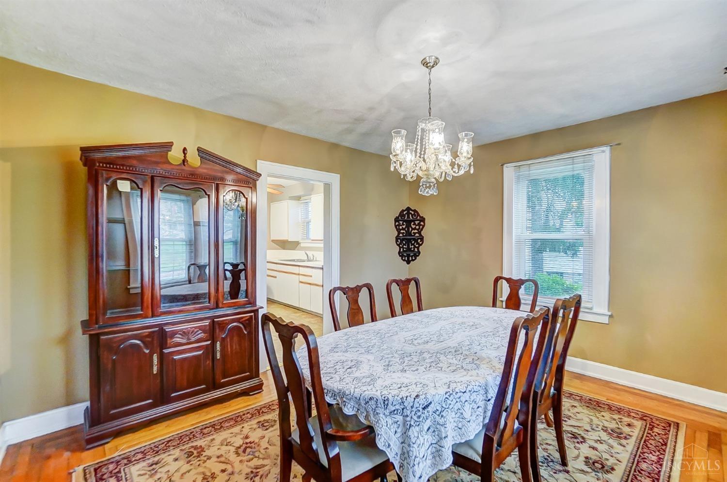 3562 Ebenezer Road Cincinnati, OH 45248 - Photo 8 of 37