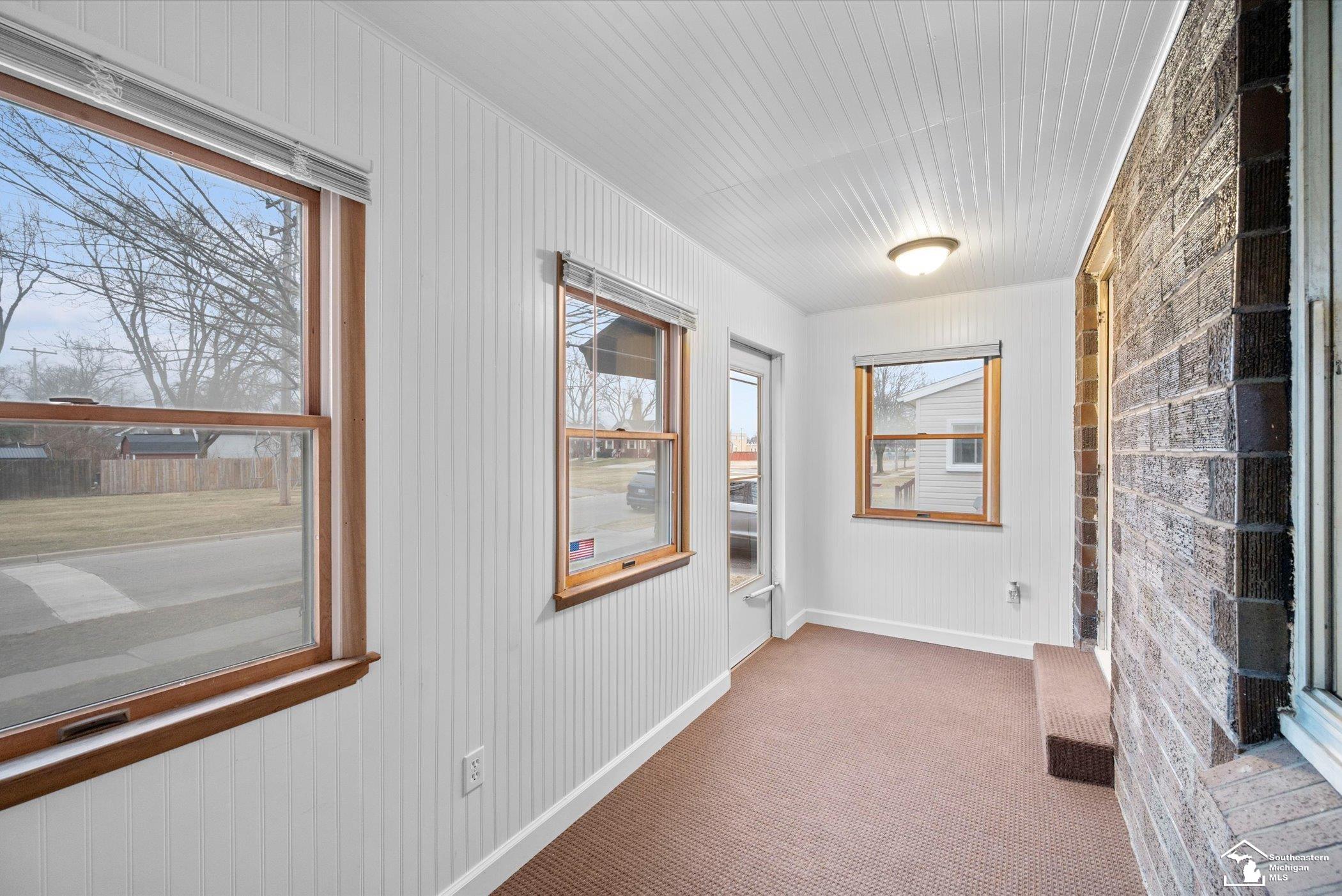 910 Maple Boulevard Monroe, MI 48162 - Photo 8 of 31 50199952-3a29b342-26d3-49ca-9c50-c9ffbb57df89.JPG