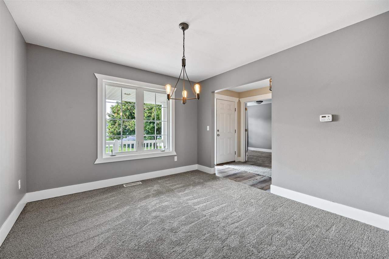 6908 Rolling Ridge Court Southwest Cedar Rapids, IA 52404 - Photo 4 of 30 Gallery Image 4