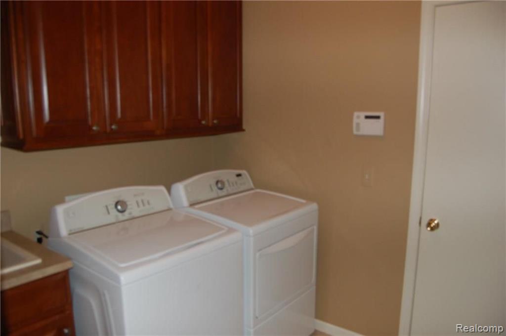 3616 Windingbrook Circle Rochester Hills, MI 48309 - Photo 19 of 30