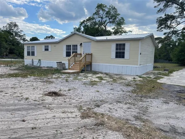 $1,550 | 13716 County Road 1471, Waldo, FL 32694
