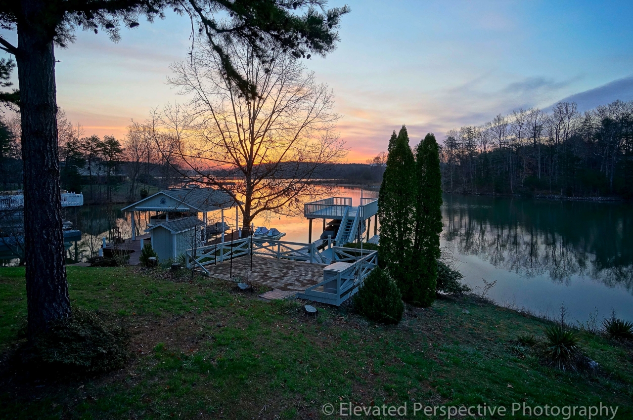 Catch Beautiful Sunrises Over The Lake