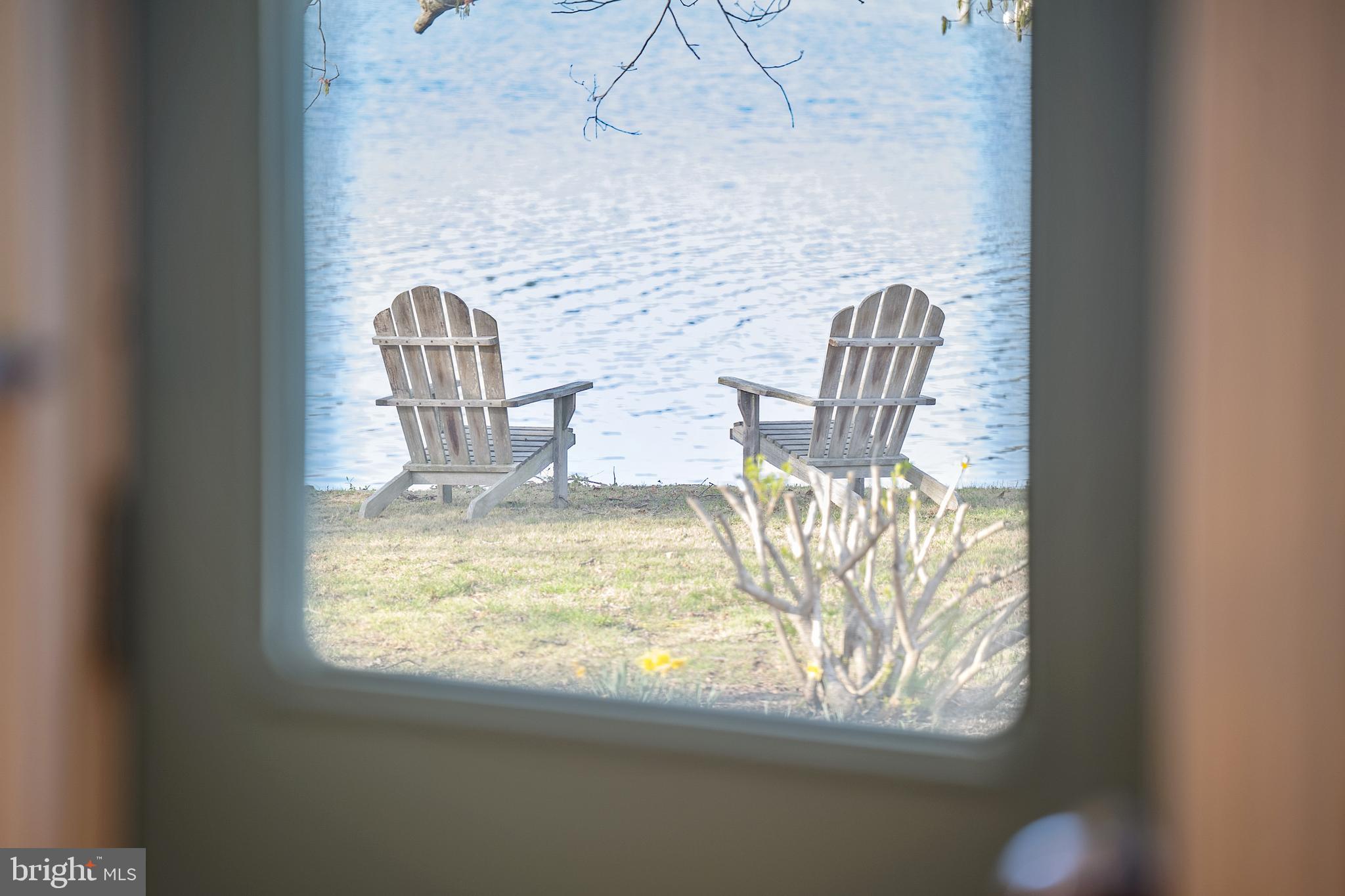 26090 Royal Oak Road Easton, MD 21601 - Photo 26 of 74 a closeup of a window