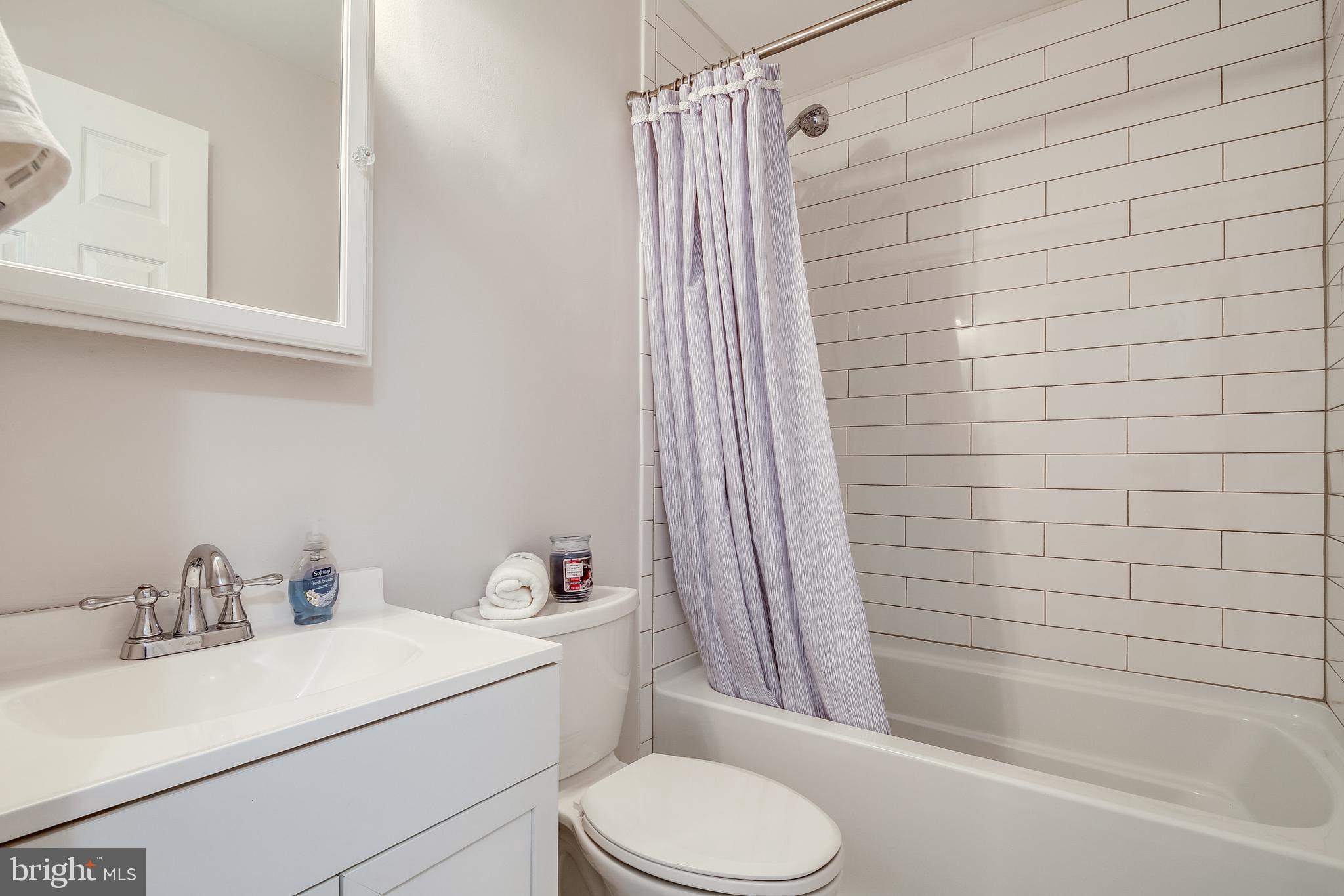 7828 Elizabeth Road Pasadena, MD 21122 - Photo 21 of 41 FULL BATH