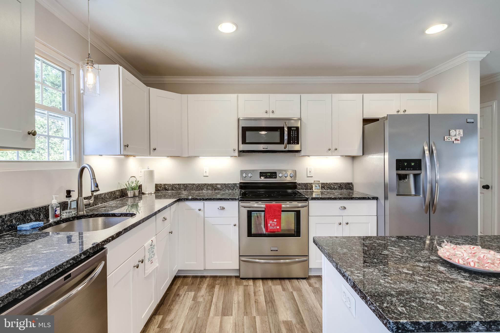 7828 Elizabeth Road Pasadena, MD 21122 - Photo 8 of 41 KITCHEN