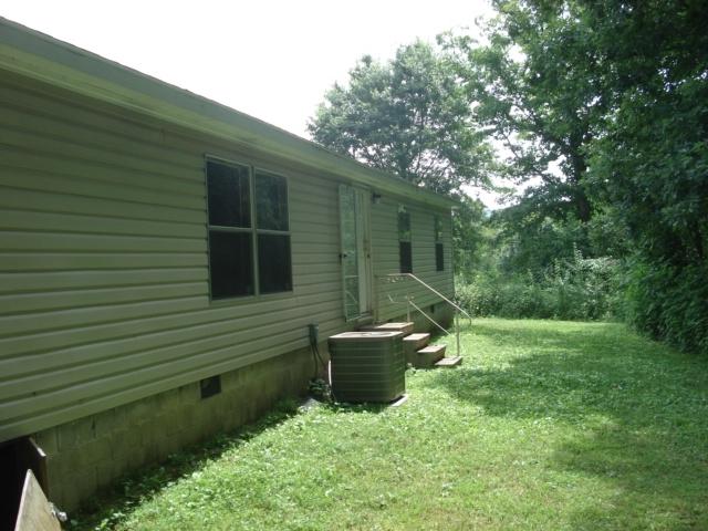 175 Rochelle Phillips Lane Huntsville, TN 37756 - Photo 2 of 15 DSC02075