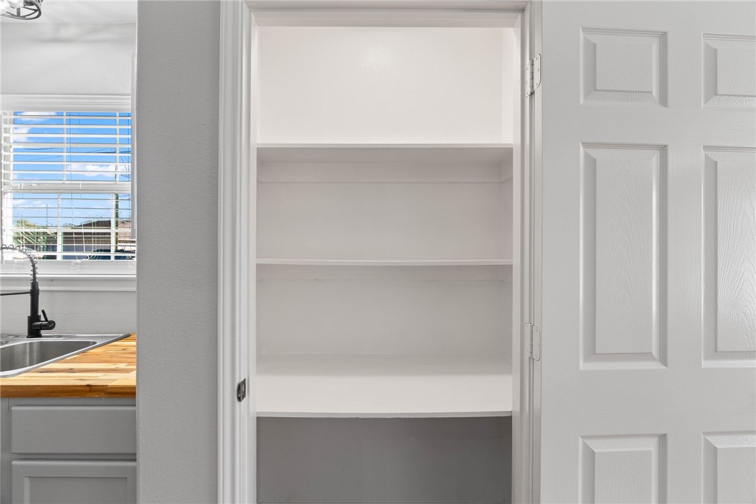 804 Ave B Street Sinton, TX 78387 - Photo 5 of 40