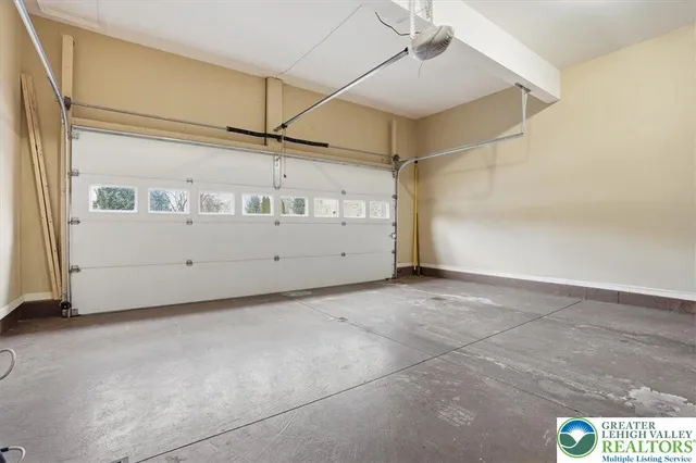 $515,000 | 942 Greenhouse Drive, Unit 5B, Bethlehem, PA 18017