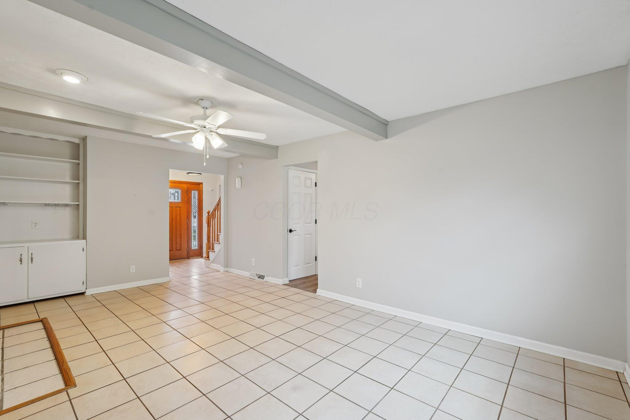 5644 Linworth Road Columbus, OH 43235 - Photo 8 of 31 8-web-or-mls-Linworth Rd-S1702-008