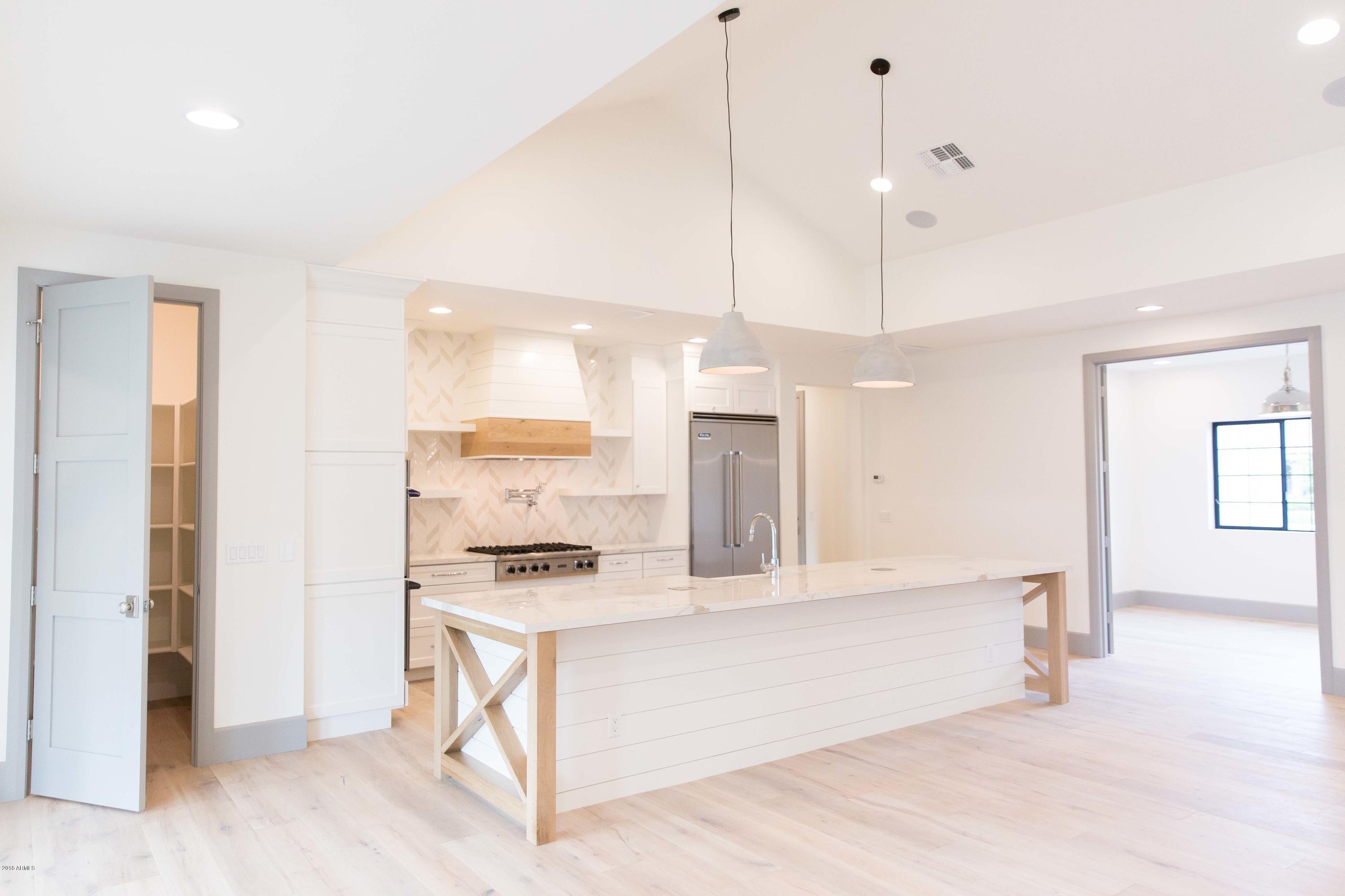 409 East Lamar Road Phoenix, AZ 85012 - Photo 14 of 83 409 E. Lamar | Round Lens PhotographyJ