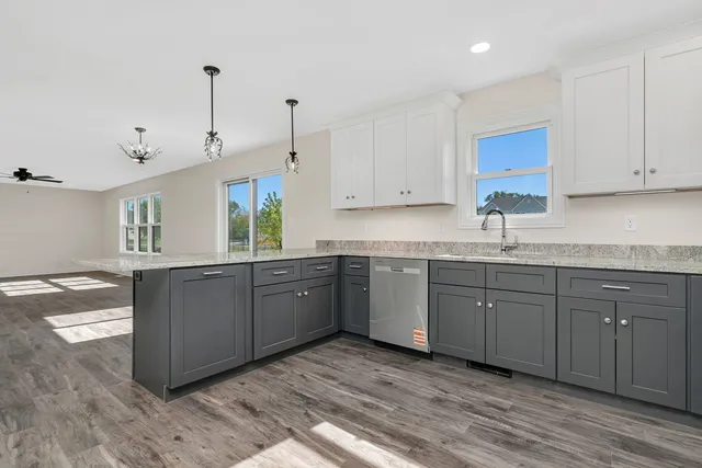 $489,000 | 903 Springhill Drive, Coal City, IL 60416